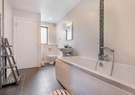 The bathroom at Cedar Lodge, Carbis Bay