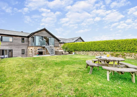 The alfresco dining are & garden at Cedar Lodge, Carbis Bay