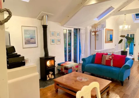 The open-plan living area at Chapel Barn, Bodmin
