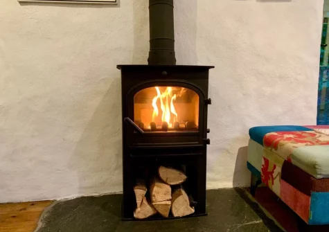 The open-plan living area at Chapel Barn, Bodmin