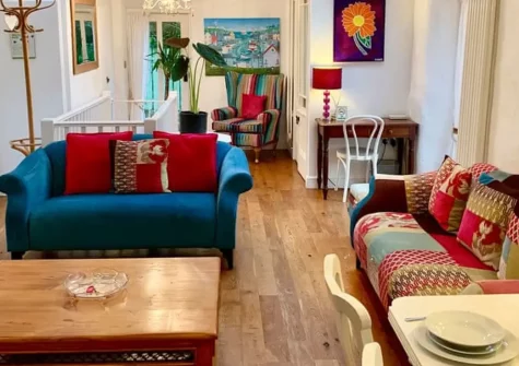 Chapel Barn, Bodmin is a stylish barn conversion offering rustic charm and modern comfort. Enjoy riverside access, cosy evenings by the woodburner, and countryside tranquillity. Perfect for families and couples seeking an authentic Cornish escape.