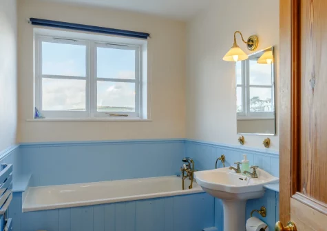 The bathroom at Chapel Mead, Polruan