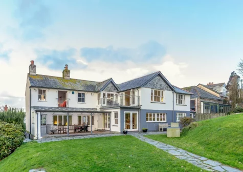 The covered patio & garden at Chapel Mead, Polruan