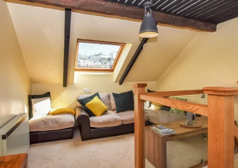 The cozy snug at Chapel Retreat, Polruan