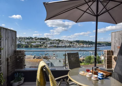 The roof terrace & alfresco dining area at Chapel Retreat, Polruan