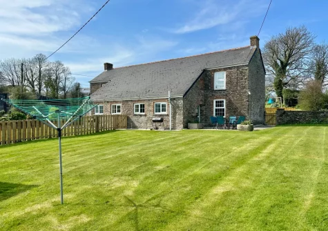 The enclosed garden at Cherry Cottage, St Issey