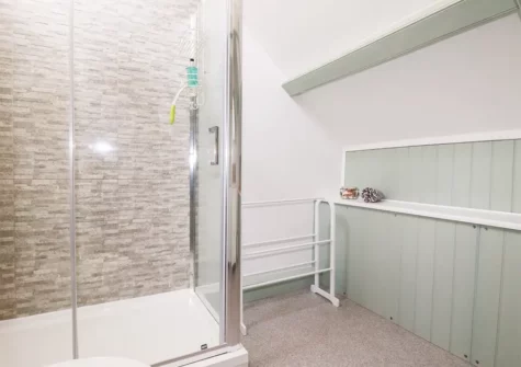 The third floor shower room at Cherry Orchard House, Mevagissey