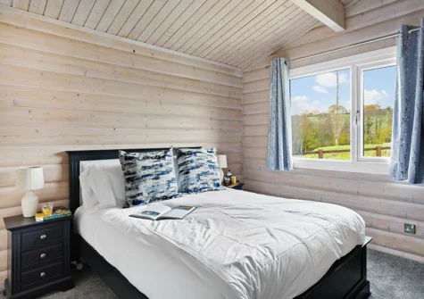 Bedroom #1 at Chestnut, 6 Fingle Glen Lodges, Pathfinder Village