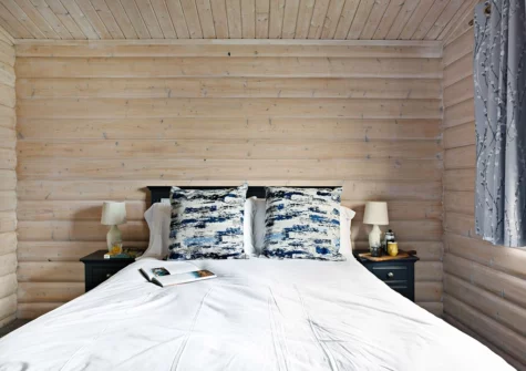 Bedroom #1 at Chestnut, 6 Fingle Glen Lodges, Pathfinder Village