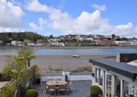 Enjoy superb river views when you stay at Chill Out At Number 10!, Bideford