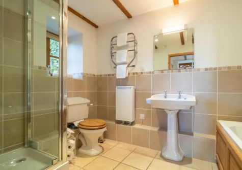 The bathroom at Church Close Cottage, Cusgarne