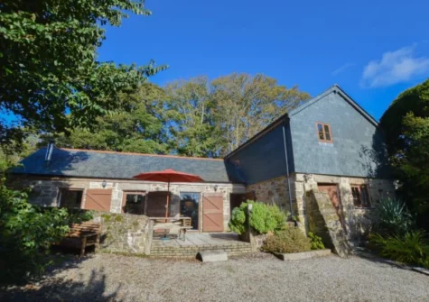 Church Close Cottage is a beautifully renovated 19th-century building nestled in the serene village of Cusgarne