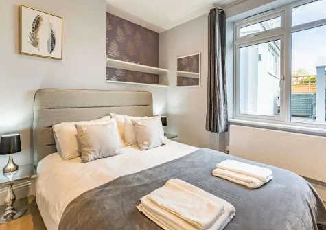 Bedroom #1 en-suite bathroom at Churchfield Cottage, Appledore