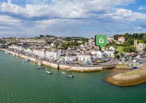 Churchfield Cottage is a luxurious cottage with estuary & sea views, stylishly furnished in a light & contemporary style