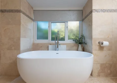 The first floor bathroom at Chy an Mor, Coverack