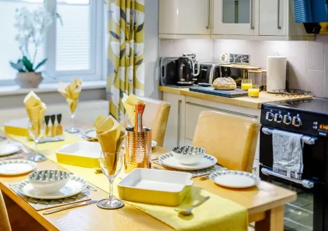 The kitchen & dining area at Chy Bian, Lanner