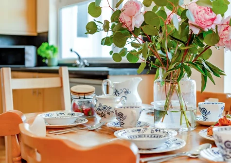 The kitchen dining area at Chy Lymner, Trevone