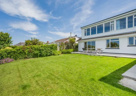 The patio, barbecue, alfresco dining area & garden at Chy Lymner, Trevone