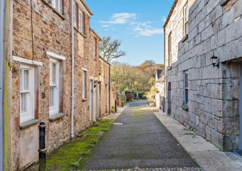 Chy Marner is a traditional stone cottage, located in the stunning Georgian harbour-side village of Charlestown