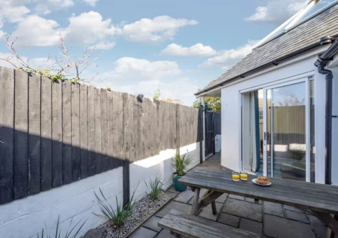 The enclosed patio & alfresco dining area at Chy Vean, Trevone