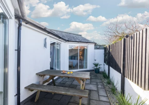 The enclosed patio & alfresco dining area at Chy Vean, Trevone