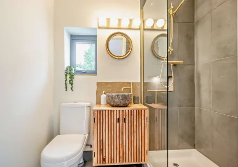 Bedroom #4 en-suite shower room at Chyventon, Penryn