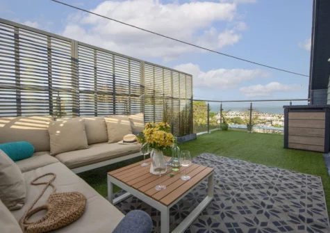 The balcony & outdoor sitting area at Cloud 10, St Ives