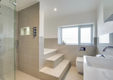 The bathroom at Coachmans, Little Petherick