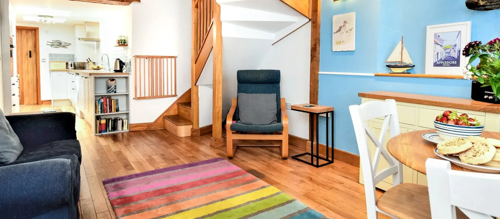 Cockle Cottage, Appledore is a charming 2-bedroom retreat nestled in the town's most photographed street. Enjoy coastal character, contemporary comforts, and a sunny courtyard garden, just steps from the bustling quayside and galleries.
