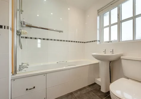 The bathroom at Cockles and Clams, Padstow