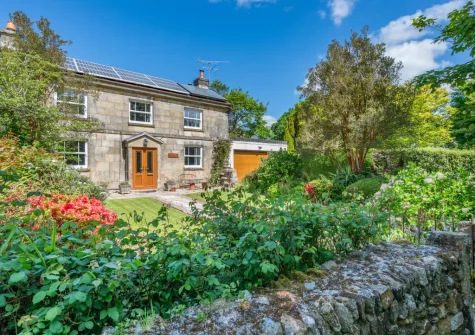 Coliza Farm is a stunning double-fronted period residence in St Mewan, close to Lost Gardens of Heligan, Eden Project, Charlestown & Mevagissey