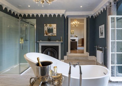 Bedroom #1 en-suite at Colleton Hall, Rackenford
