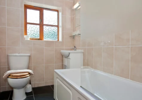 The bathroom at Columbia at Ashcombe Cottages, Ashcombe