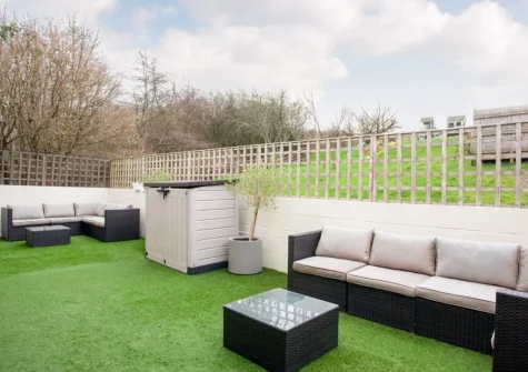 The shared outdoor sitting area at Ashcombe Cottages, Ashcombe