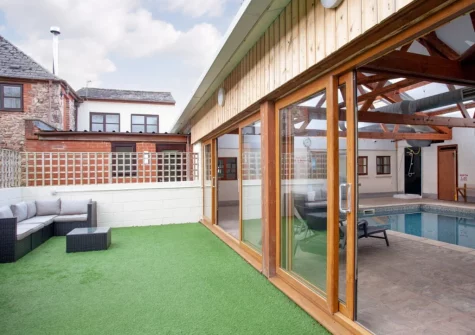 The shared outdoor sitting area at Ashcombe Cottages, Ashcombe