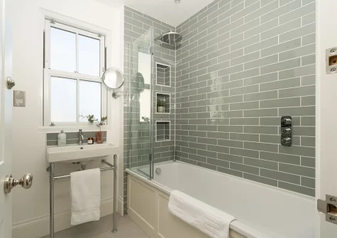 The bathroom at Come Up and Sea Me, St Ives