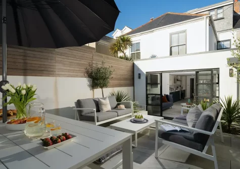 The patio & alfresco dining area at Come Up and Sea Me, St Ives
