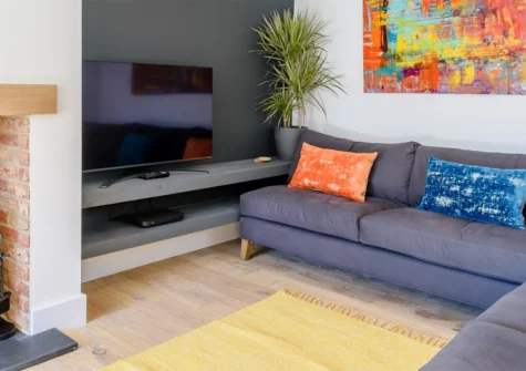 Comrie, Bude is a beautifully designed 4-bedroom coastal home in North Cornwall with a contemporary design, featuring a hot tub, and easy access to local attractions and beaches. The perfect base to enjoy scenic walks along the South West Coast Path.