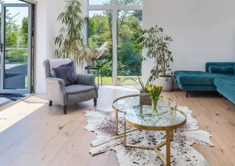 Coombe Rise, Poughill is a luxurious 5-bedroom home blending period charm with contemporary comfort. Enjoy a sunken hot tub, games room, and expansive garden just one mile from North Cornwall coast. Perfect for unforgettable family holidays.