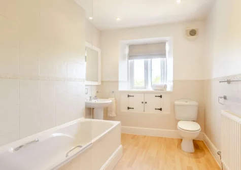 The bathroom at Court Barton Farm, South Huish