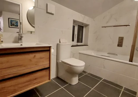The bathroom at Court Cottage, Berrynarbor