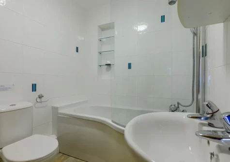 The bathroom at Cowries, Constantine Bay
