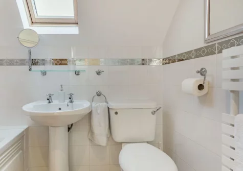 The bathroom at Creekside, Little Petherick