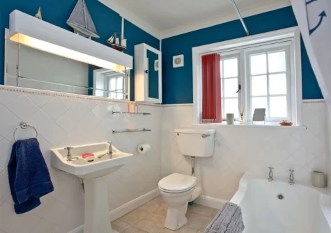 The bathroom at Cregoes, Mylor Churchtown