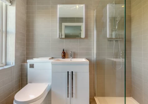 Bedroom #1 en-suite shower room at Croft House, Mitchell