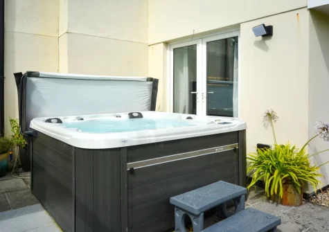 The hot tub at Croft House, Mitchell