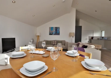 The living & dining area at Curlew, Cotmore