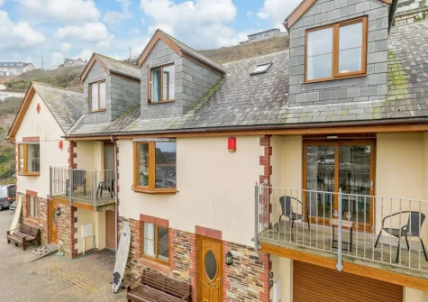 Curnows is just a few steps away from the beach, check the surf from your sofa