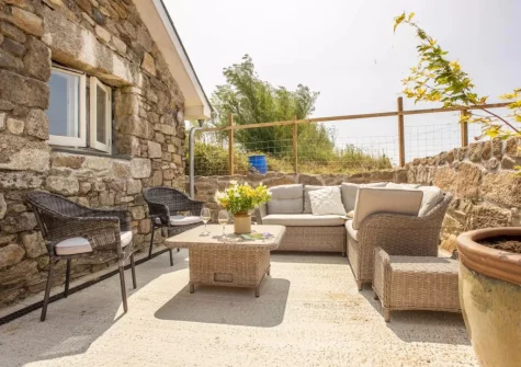 The courtyard garden & outdoor sitting area at Cuthberts Barn, Crowlas