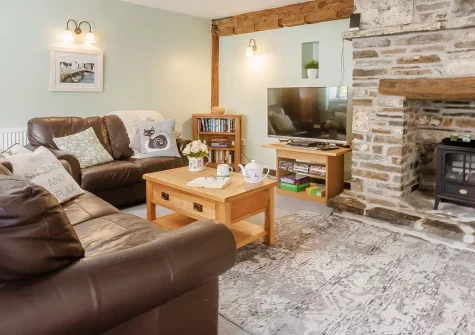 Dairy Cottage, Swimbridge is a charming two-bedroom stone retreat in the North Devon countryside. Enjoy a peaceful riverside garden, cosy beamed interiors, and easy access to Barnstaple, Exmoor National Park, and stunning coastal beaches.